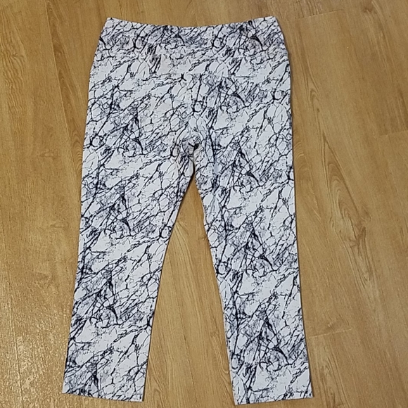 Marika Sport Workout Capris (Size L) - Picture 2 of 3